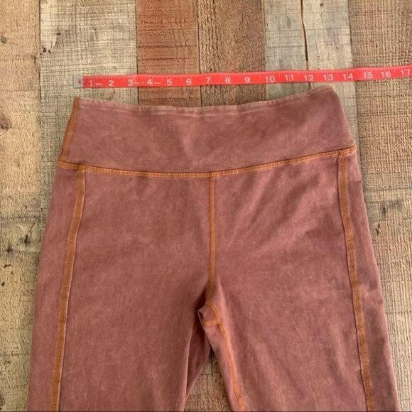 Free People Movement Women’s red marbled leggings medium - Picture 2 of 12